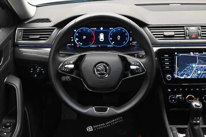 Škoda Superb 2,0 TDI 110 kW DSG STYLE Záruk - fotka 18 z 30