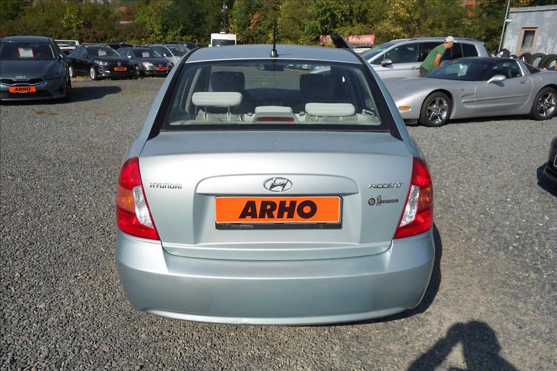 Hyundai Accent 1,4 i, ČR, 1 MAJ., SERVIS.KN. - fotka 4 z 4