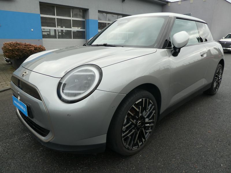 Mini Cooper E 135kW  - fotka 1 z 16
