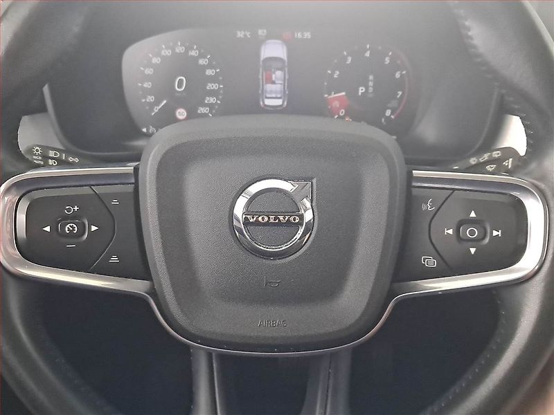 Volvo XC40 (2020) T3 - fotka 17 z 17
