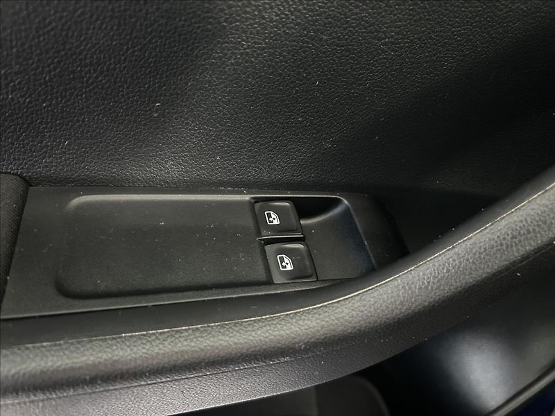 Škoda Fabia 1,2   TSI 66kW,SERVISKA,2.MAJ - fotka 7 z 20