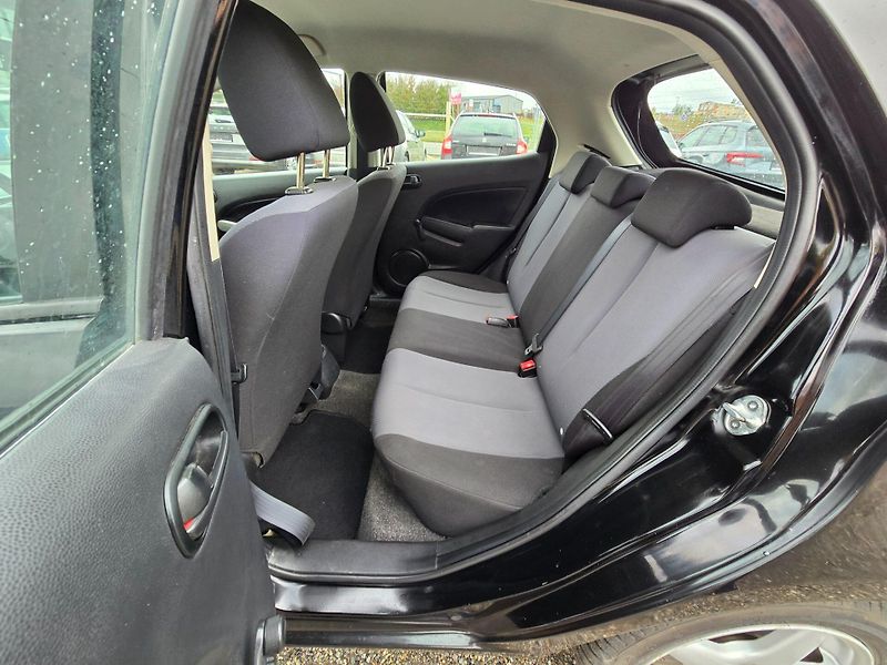 Mazda 2 (2010) 1.3 MZR 55KE klima - fotka 12 z 23