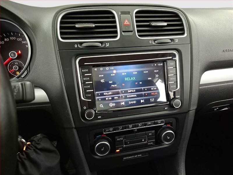 Volkswagen Golf (2011) 1.6 TDI, nová STK, dobrý stav - fotka 12 z 16