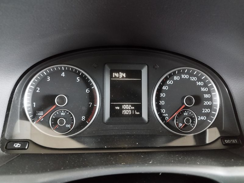 Volkswagen Touran (2012) 1,2TSI,77KW,KLIMA,ALU,SER.KN - fotka 23 z 26