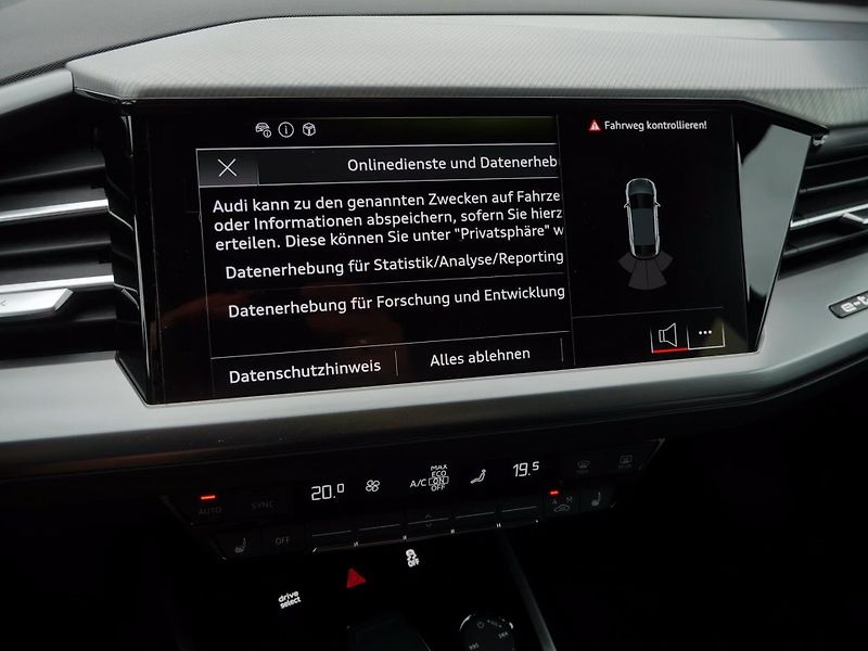 Audi Q4 e-tron 40 Sportback Keyless Asistence - fotka 16 z 18