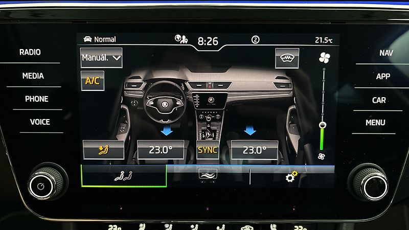 Škoda Superb 2.0 TDI DSG 4x4 L&K Combi - fotka 31 z 34