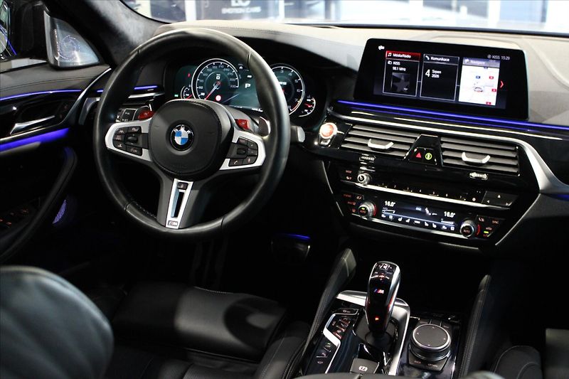 BMW M5 Competition 460kw CZ/adLED/B&W - fotka 16 z 32