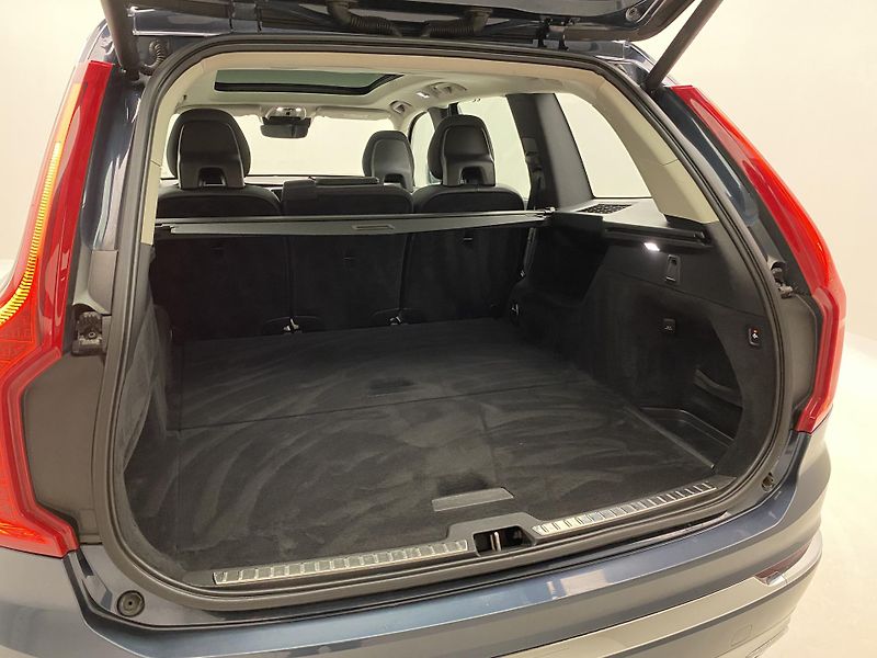 Volvo XC90 B5 AWD INSCRIPTION REZERVACE - fotka 6 z 46