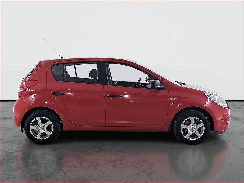Hyundai i20 (2009) Comfort 1.2, Serv.kniha - fotka 6 z 17