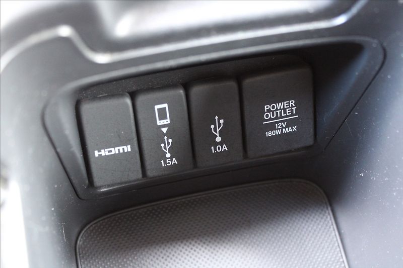 Honda CR-V 2,0 i  DPH,A/T,4x4,EXECUTIVE - fotka 19 z 47