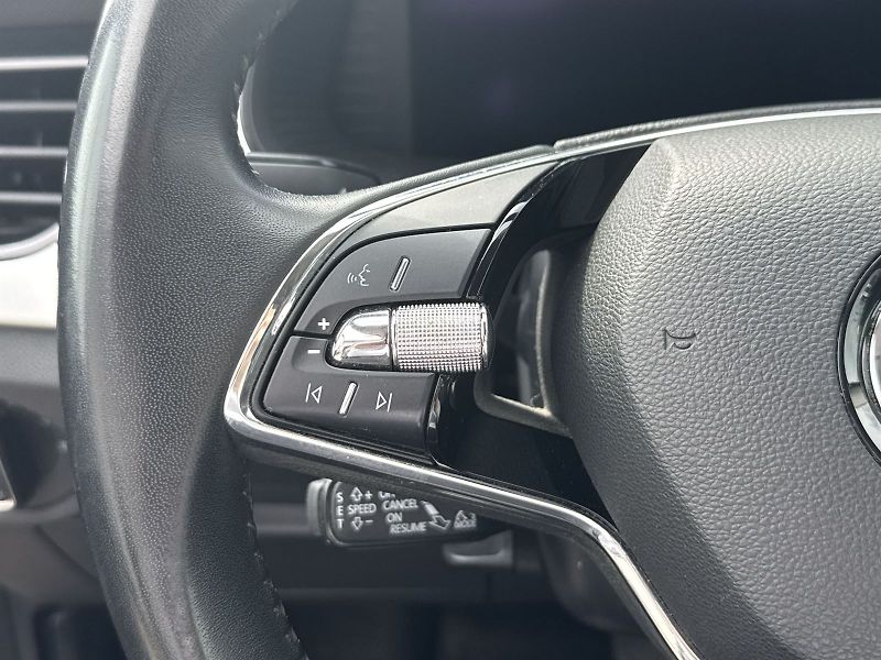 Škoda Scala (2023) 1.0 TSI DSG Ambition - fotka 14 z 31