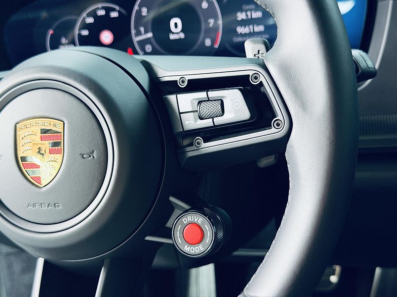 Porsche 911 (2025) SPORTDESIGN MATRIX MAX ZARUKA - fotka 21 z 38