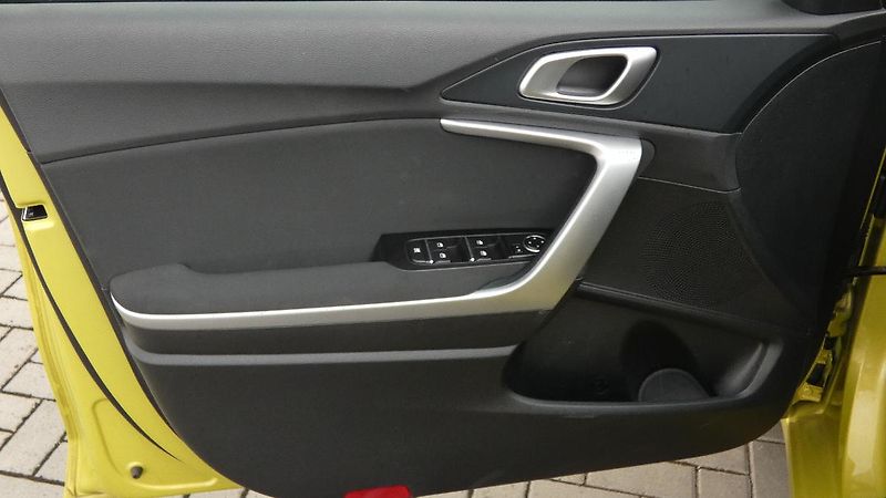 Kia Ceed 1.5 T-GDI Fresh - fotka 8 z 22