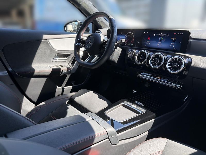 Mercedes-Benz Třídy A A 200, 1. majitel, CZ - fotka 12 z 16