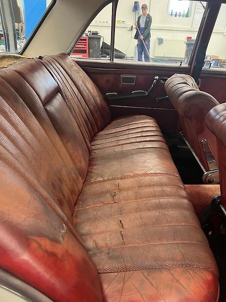 Mercedes-Benz Ostatní 250 SE 2.5 benzín 110kW - fotka 11 z 15