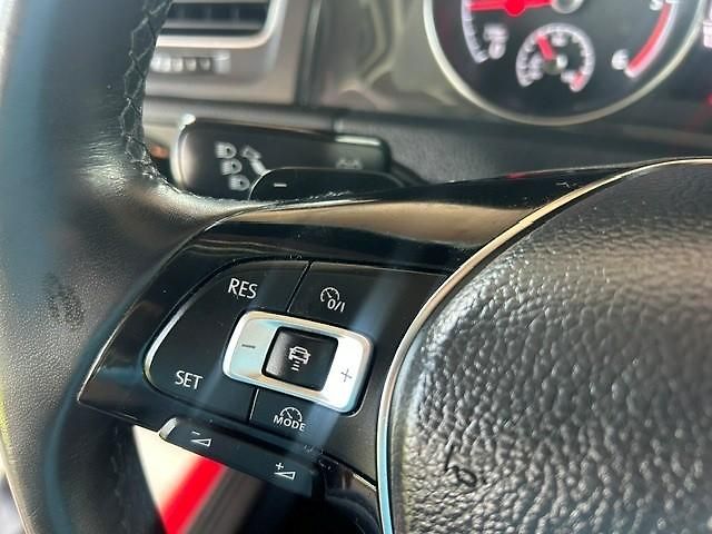 Volkswagen Golf 1,6TDi DSG Variant LED MATRIX - fotka 45 z 51
