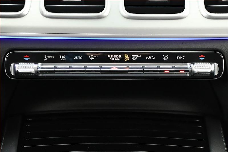 Mercedes-Benz GLE (2024) 300 d 4MATIC - fotka 28 z 29