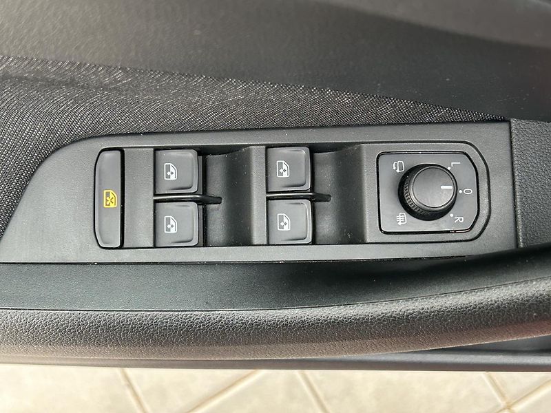 Škoda Kamiq 1.6 TDI Style - fotka 23 z 34