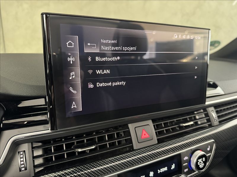 Audi A5 2,0 TDi  S-Line Quattro Matrix - fotka 36 z 47