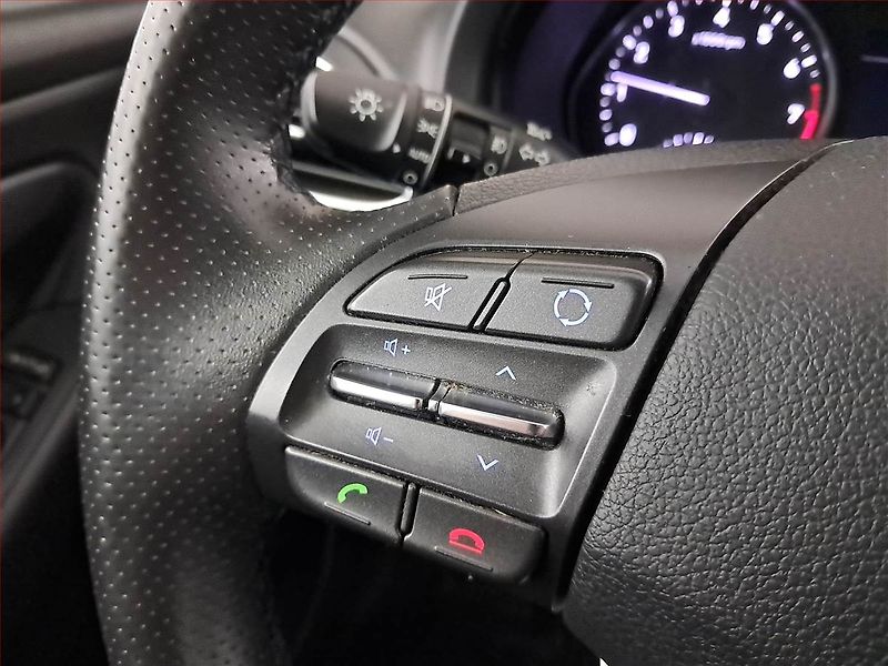 Hyundai i30 (2018) Trikolor 1.0 T-GDI, Serv.kniha - fotka 17 z 18