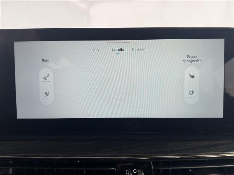 Omoda 5 (2026) 1,5 TGDi HEV PREMIUM - fotka 17 z 30