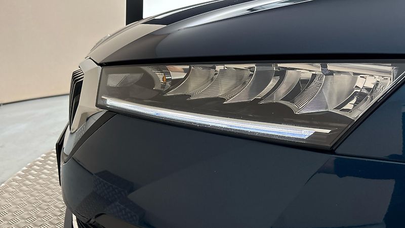 Škoda Octavia 2.0 TDI DSG Style Combi - fotka 18 z 26