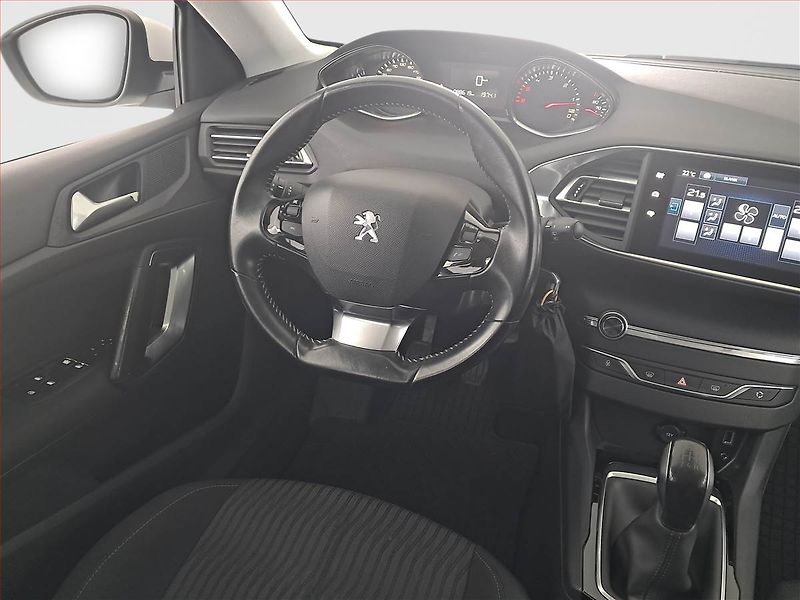 Peugeot 308 (2017) 1.6 BlueHDi, Serv.kniha - fotka 7 z 16