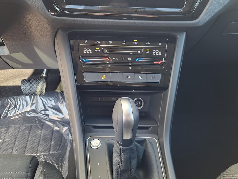 Volkswagen Touran (2026) People 2,0 TDI 110kW - fotka 17 z 28
