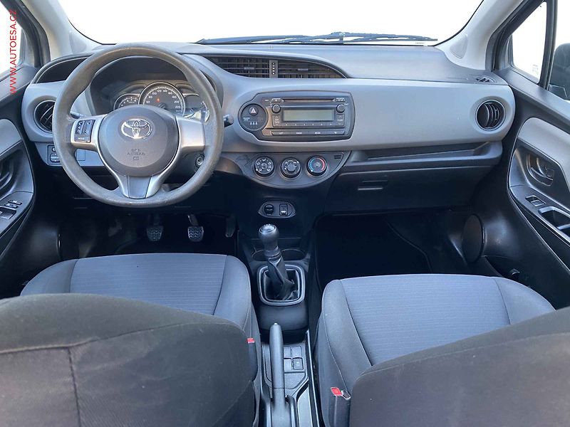 Toyota Yaris (2016) 1.0VVT-i, AC - fotka 8 z 16