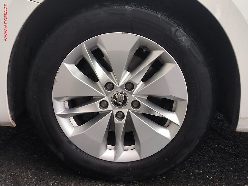 Škoda Octavia (2020) 2.0TDi, ČR, DSG, LED - fotka 25 z 26