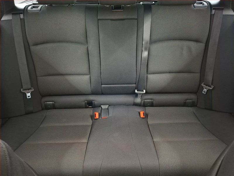 BMW Řada 5 (2014) 520d xDrive, 4X4, Automat - fotka 10 z 21