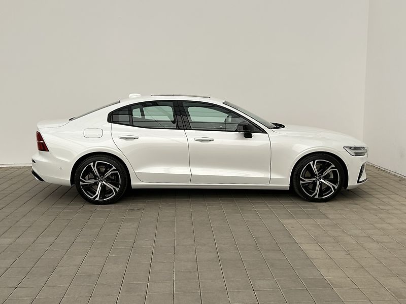 Volvo S60 2.0 B5 4x4 ULTIMATE - fotka 7 z 29