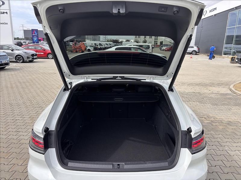 Volkswagen Arteon 2,0 TSI R-Line 206kW DSG - fotka 14 z 38
