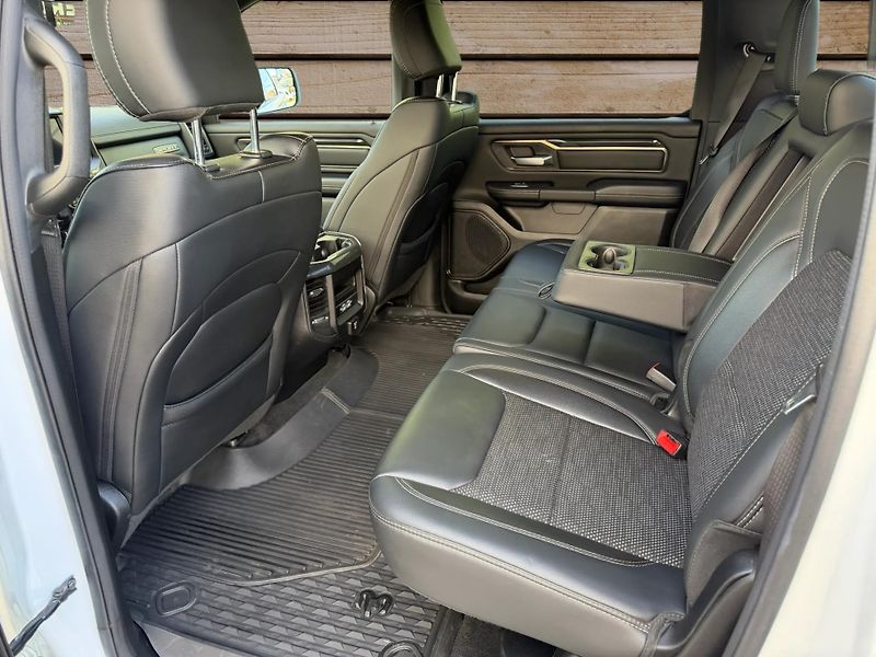 Dodge RAM (2021) +HEMI+SPORT+OFFROAD PAKET+ - fotka 11 z 21