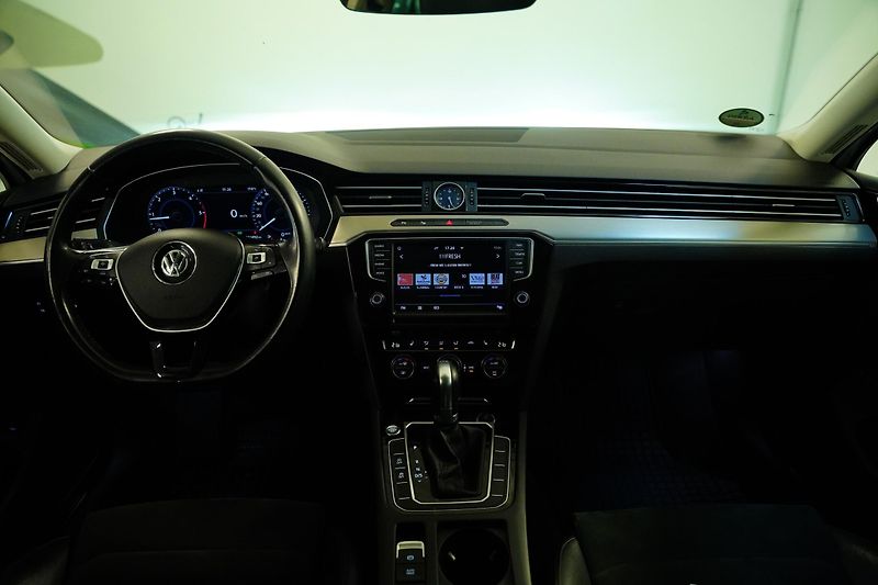 Volkswagen Passat - fotka 5 z 28