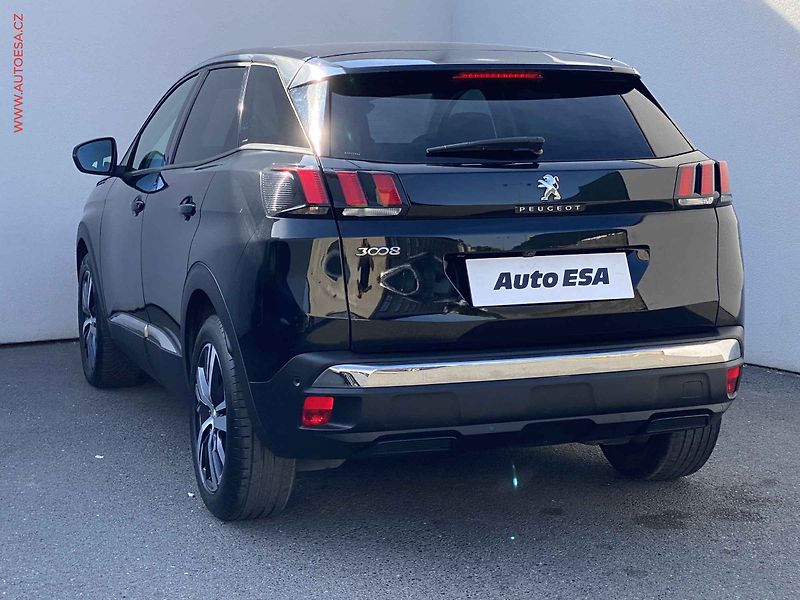 Peugeot 3008 (2020) 1.2 PT, Allure, navi, kamera - fotka 6 z 19