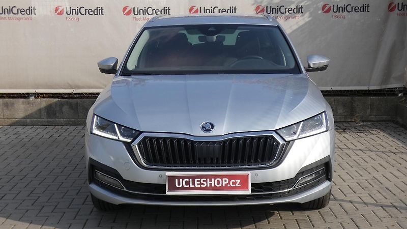 Škoda Octavia Combi 2,0 TDI Style 4x4 DSG 11 - fotka 2 z 27
