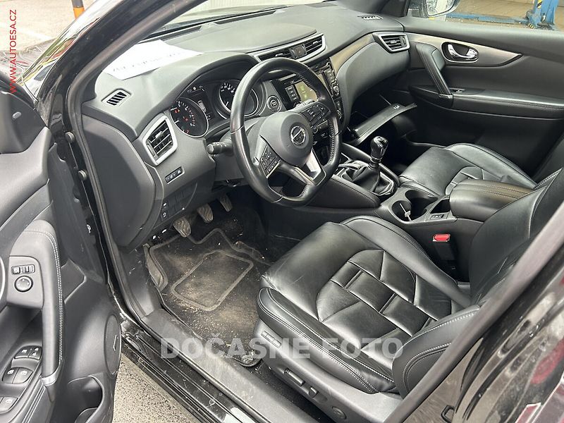 Nissan Qashqai (2020) 1.3tce, 2.maj,ČR, servis - fotka 3 z 3