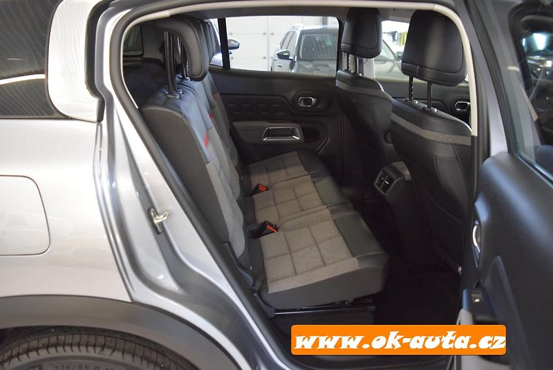Citroën C5 Aircross HYBRID 225 ě-EAT8 165 kW-DPH - fotka 16 z 68