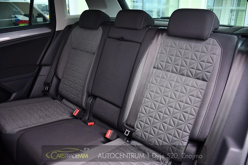 Volkswagen Tiguan 2.0TDi DSG NAVI TAŽNÉ ČR 1.M - fotka 14 z 53