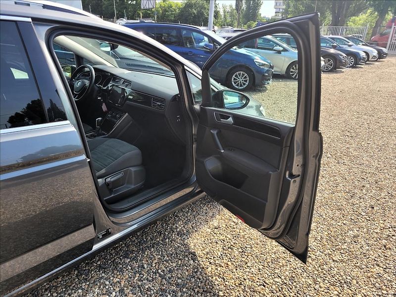 Volkswagen Touran 1,5 Již není k dispozici - fotka 10 z 50