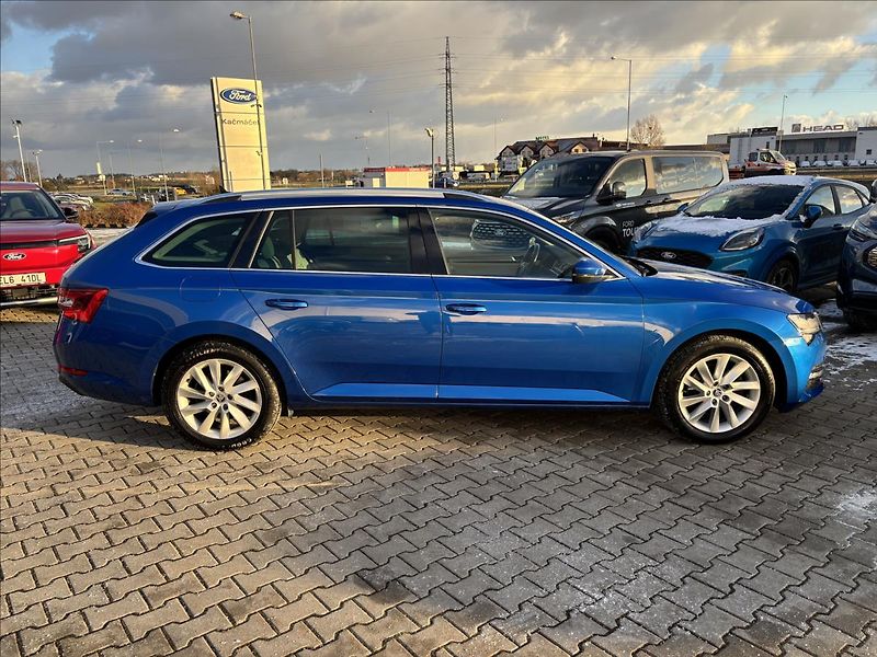 Škoda Superb 2,0 TDI 110kW Style AUT - fotka 6 z 40