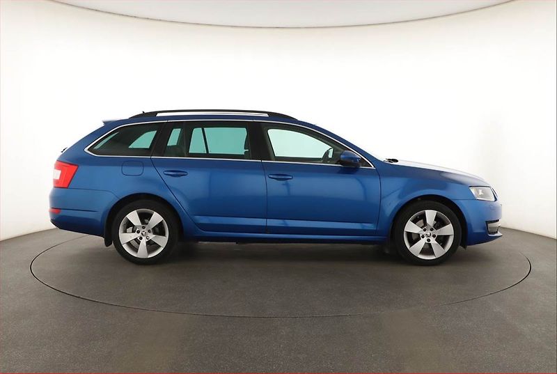 Škoda Octavia (2016) 1.4 TSI, Navi, Bi-Xenony - fotka 6 z 19