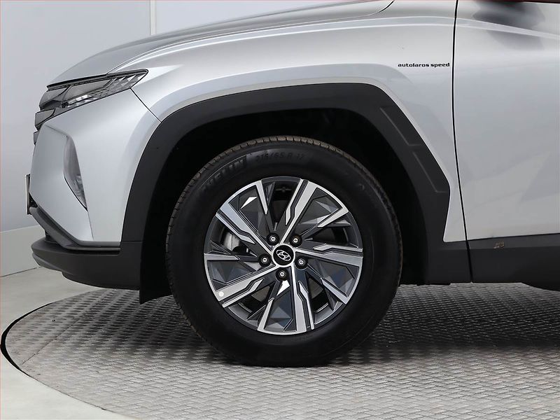 Hyundai Tucson (2024) 1.6 T-GDI - fotka 13 z 18