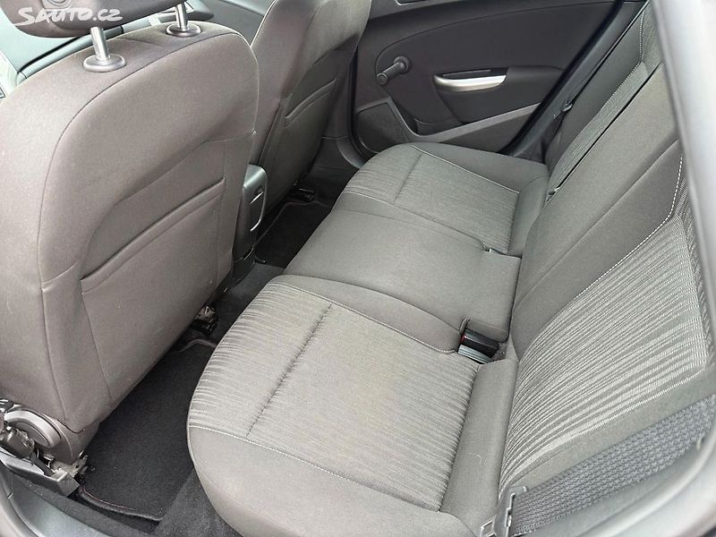 Opel Astra 1.7 CDTi 81kW - fotka 28 z 38