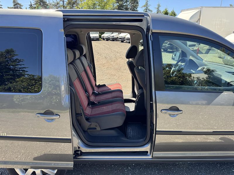 Volkswagen Caddy 1.6TDi,75kw,5míst,klima,Tažné. - fotka 14 z 37
