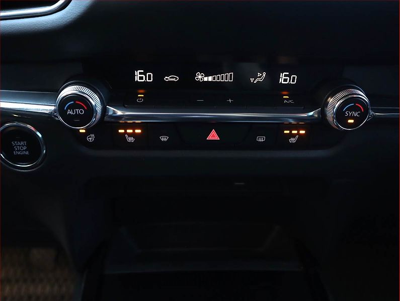 Mazda CX-30 (2022) Skyactiv-G 2.0 - fotka 17 z 23