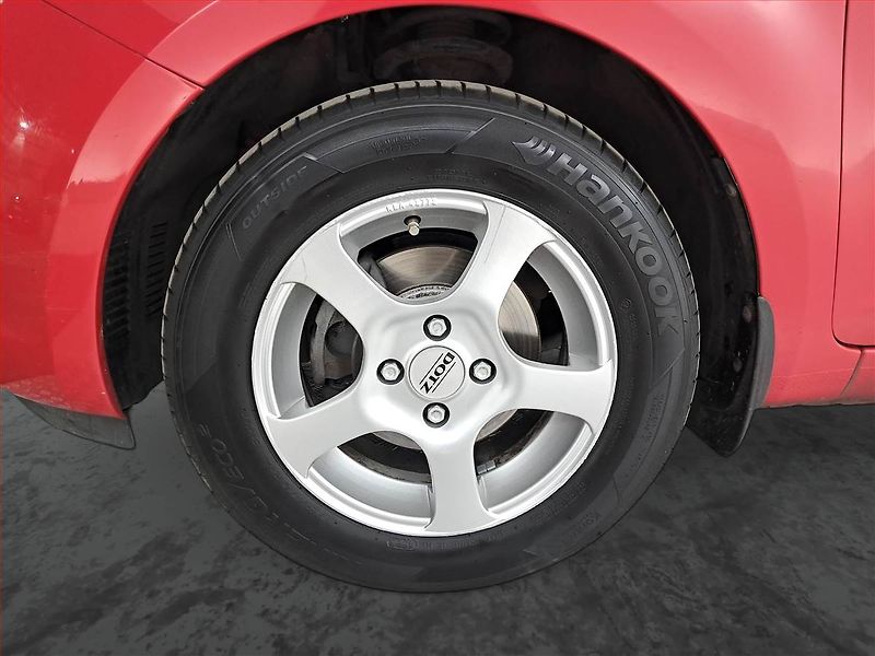 Hyundai i20 (2009) Comfort 1.2, Serv.kniha - fotka 14 z 17