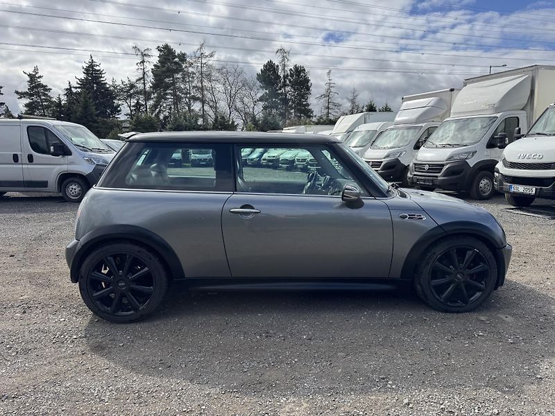 Mini Cooper S 1.6, 120kw, Cooper S - fotka 3 z 28