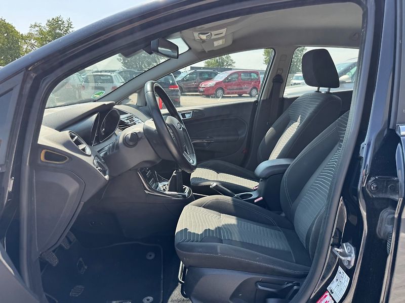 Ford Fiesta (2014) Titanium 1.0 EcoBoost 92kW - fotka 10 z 31